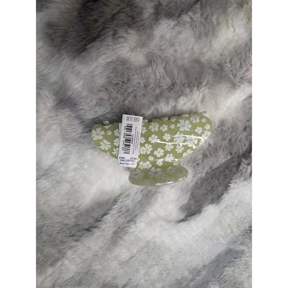 American Eagle Floral Hair Claw Clip Sage Green White Daisy Print NWT 39689310